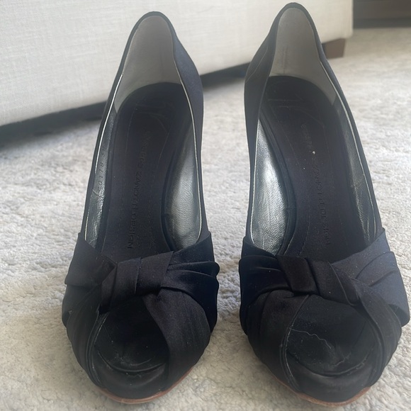 Giuseppe Zanotti Design - black peep toe satin heels - Picture 5 of 6